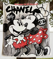 Chanel Mickey Minnie Kiss Flannel Sofa Throw Blanket – Graffiti Art IMG_6923
